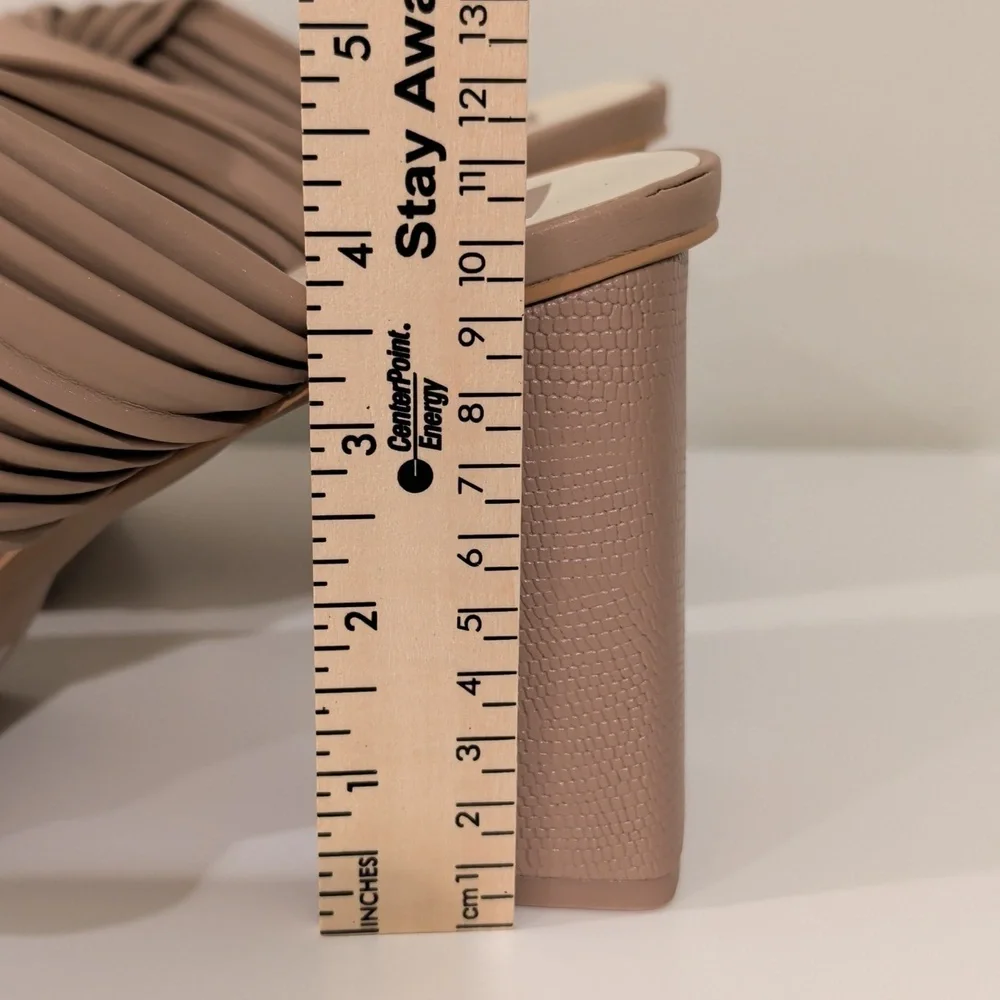 Dolce Vita Pilton Twisted Straps Heeled Cameo Sandals - Picture 13 of 13